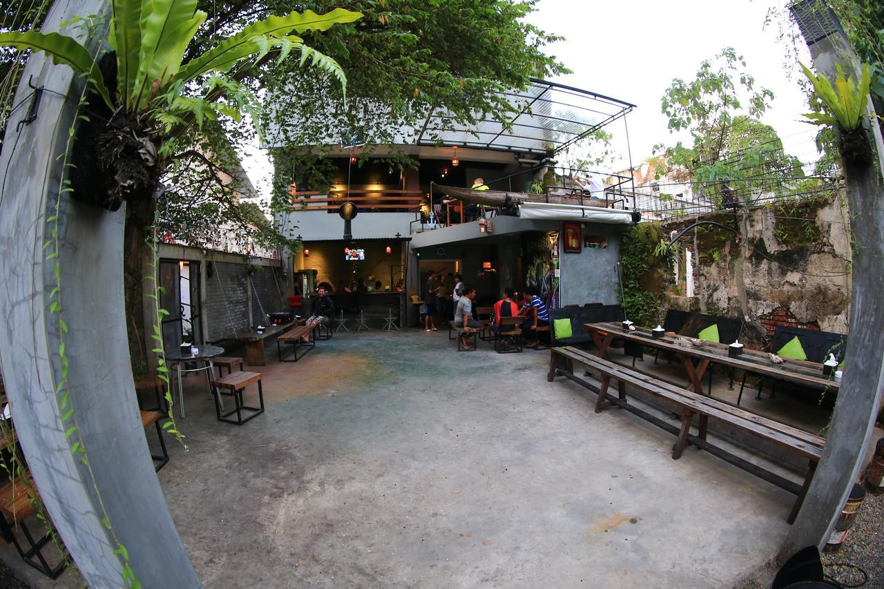 Hotel Bat & Arrow Padang  Esterno foto