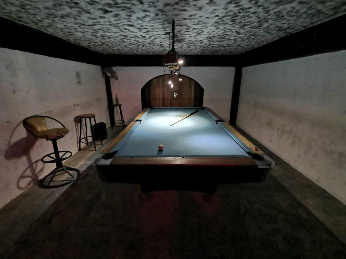 Hotel Bat & Arrow Padang  Esterno foto